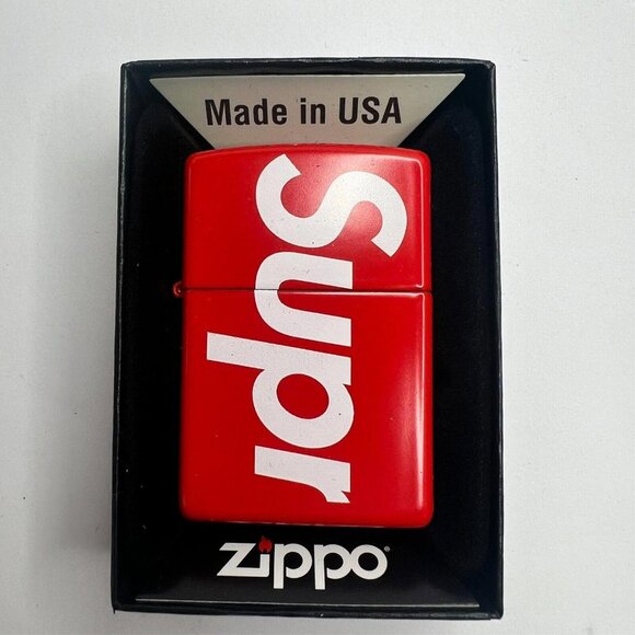 Eliza　　　Supreme Logo Zippo Supreme Logo Zippo (SS21) - $48